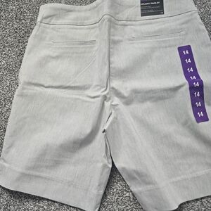 Hilary Radley NWT Light Gray Womens Bermuda Short